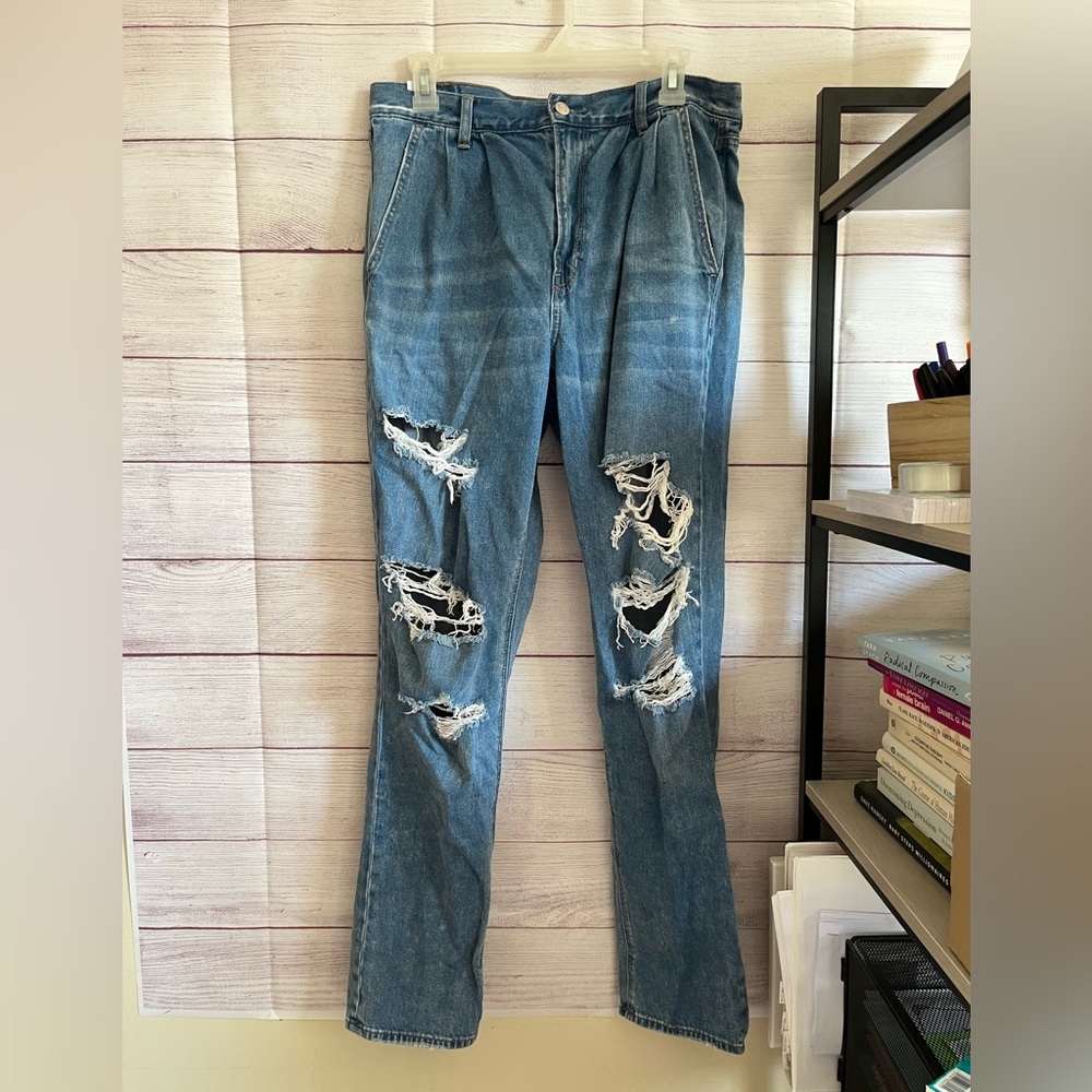 American eagle ripped mom Jean size 12 long
